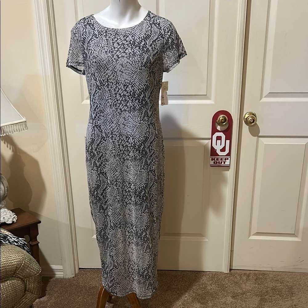 Elegant Snake Print Dress. NWT. Large - Picture 2 of 10